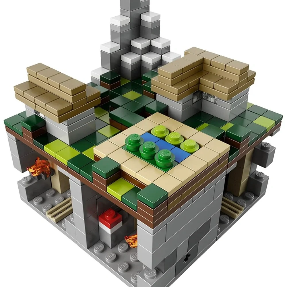 NEW LEGO Microworld The Village 21105